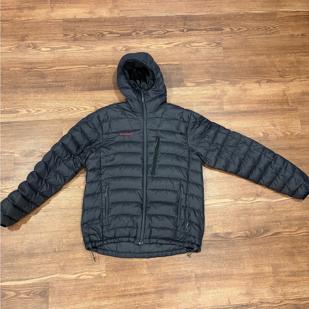 Mammut Men's Black Puffer Jacket - L